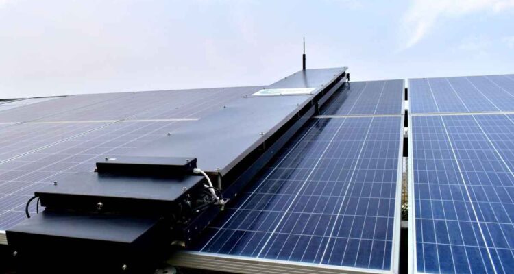 solar panel cleaning robots
